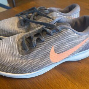 Nike Athletic Work Out Shoes